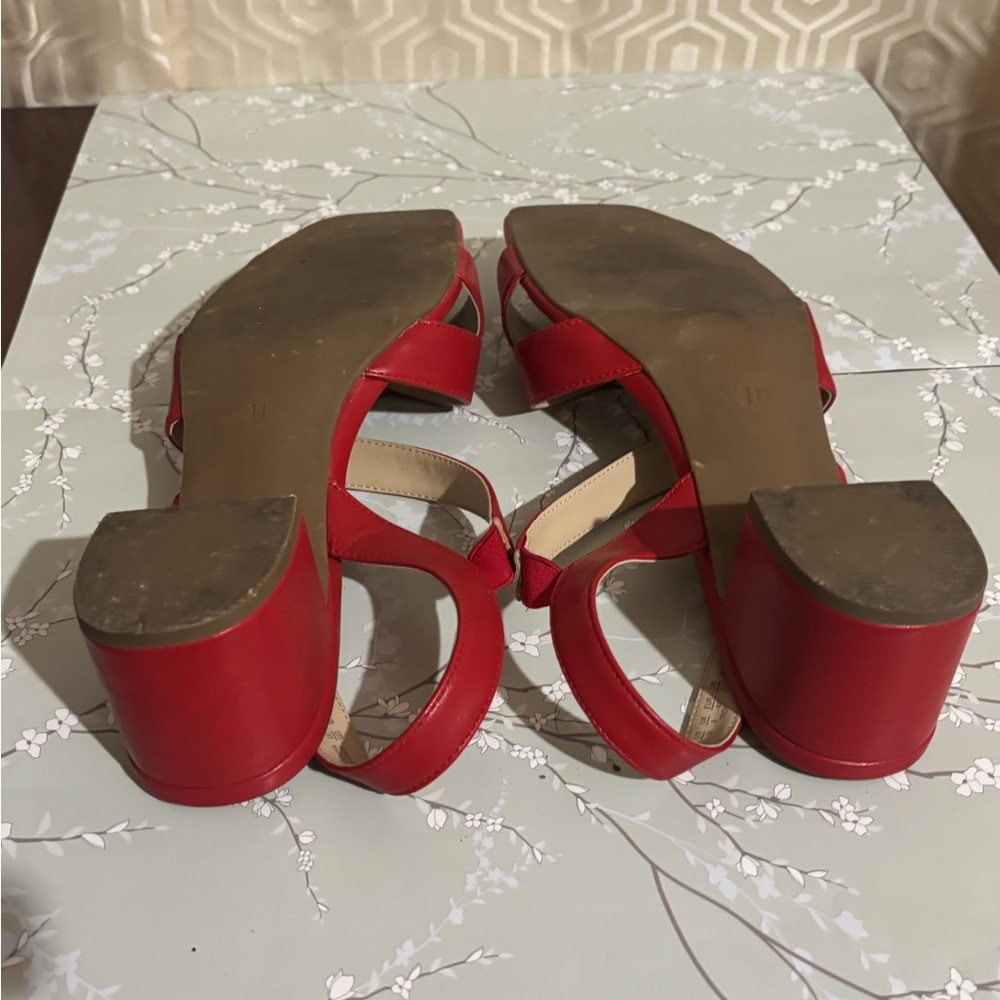 Life stride red strappy sandals (11M) - Picture 3 of 6